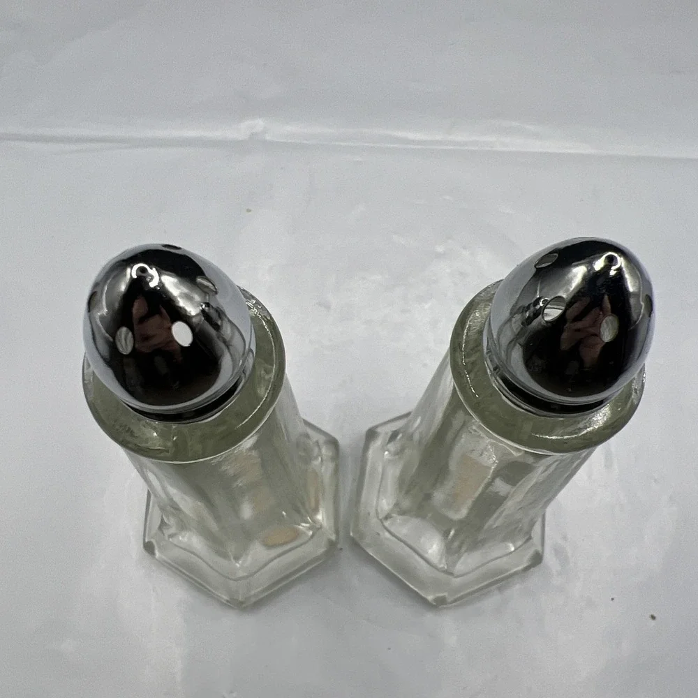 Vintage Reiner Products Clear Glass Salt and Pepper Shakers 4.5 Inch Set